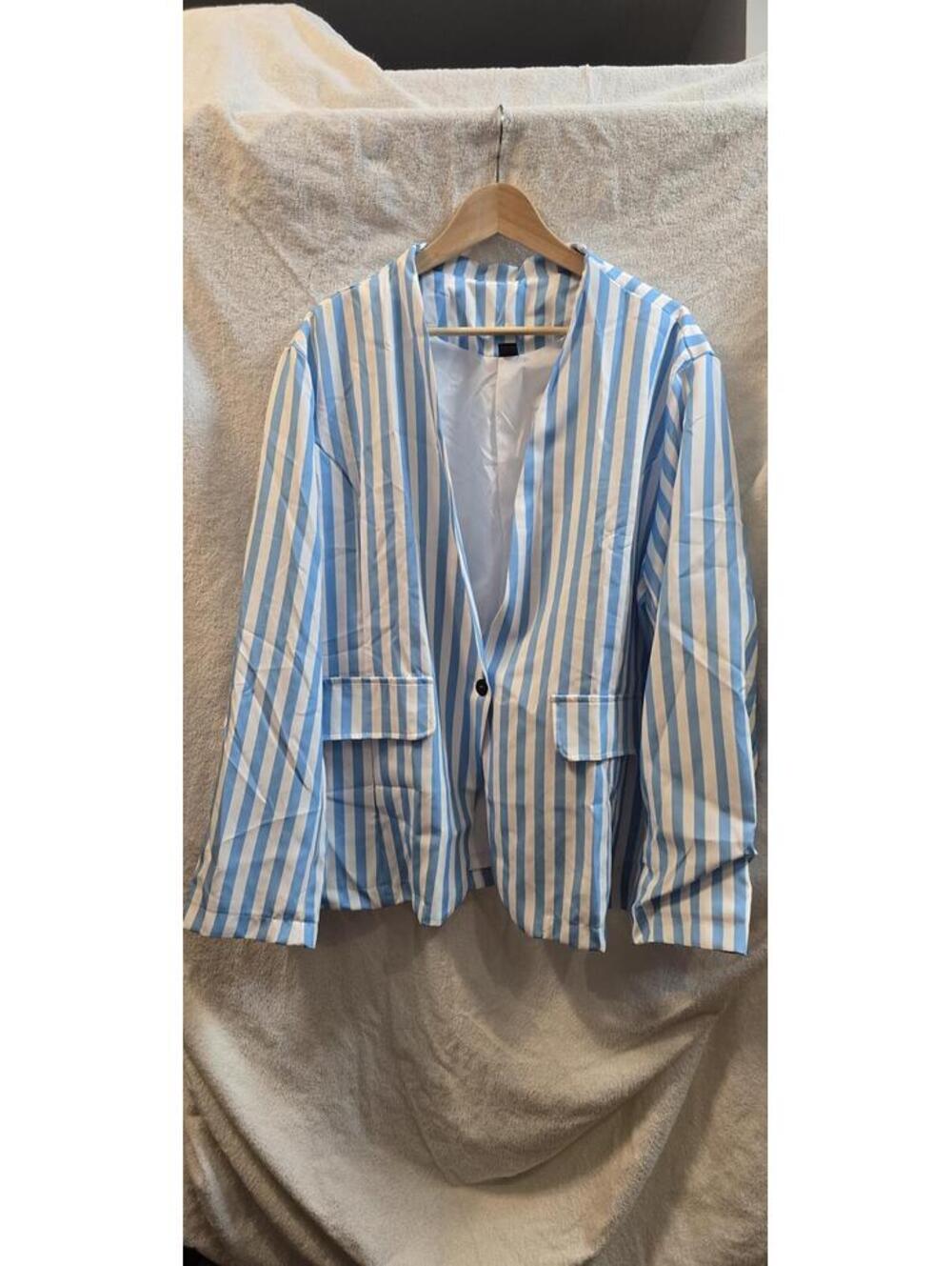 New Never Worn Blue and White Vertical Stripe Blazer 6XL